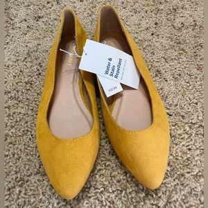 NWT, Old Navy gold/yellow flats